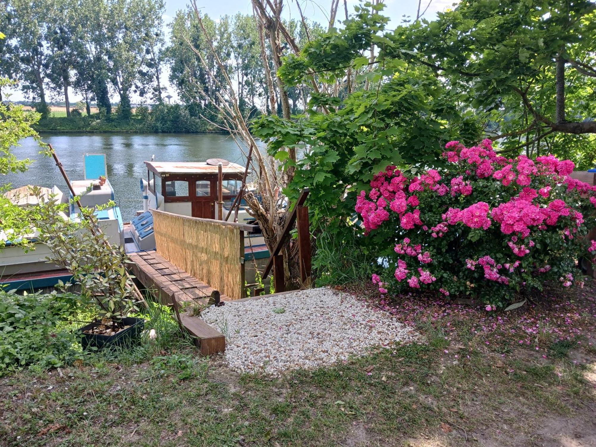 Sur L'eau - Bateau Diva *